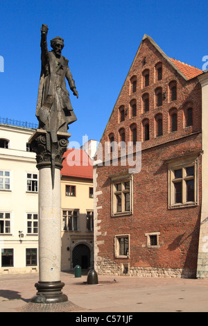 Statue von Piotr Skarga am Sankt-Maria-Magdalena-Platz. Krakau, Polen. Stockfoto