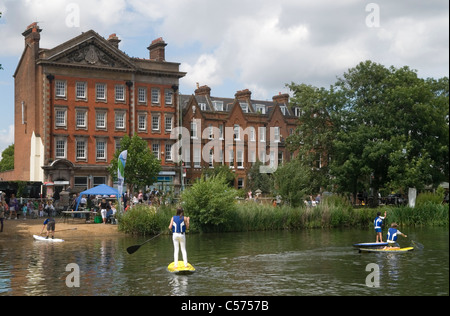 Barnes, London Uk. Barnes Dorfteich HOMER SYKES Stockfoto