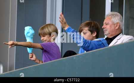 ROMEO BECKHAM TONY ADAMS BROOKLYN BECKHAM LA GALAXY V CHICAGO Feuer MLS CARSON LOS ANGELES Kalifornien 9. Juli 2011 Stockfoto