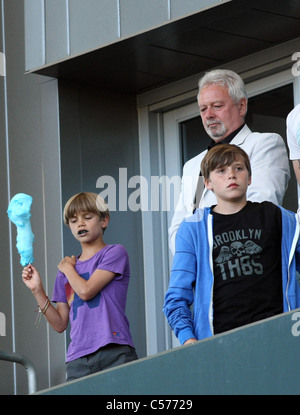 ROMEO BECKHAM TONY ADAMS BROOKLYN BECKHAM LA GALAXY V CHICAGO Feuer MLS CARSON LOS ANGELES Kalifornien 9. Juli 2011 Stockfoto