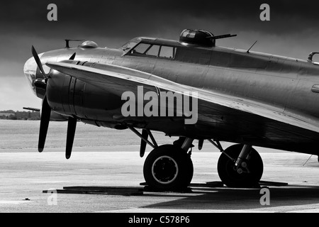 Boeing B - 17G Flying Fortress 124485 DF-A G-BEDF 'Sally-B' gesehen im IWM Duxford Stockfoto