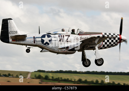 North American P - 51D Mustang "Big schöne Puppe" im IWM Duxford landen zwei Tage, bevor sie bei einem Crash zerstört wurde Stockfoto