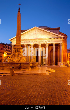 Vor der Morgendämmerung am Piazza Della Rotonda und das Pantheon, Lazio Rom Stockfoto