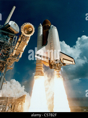 Space Shuttle Atlantis am Start Stockfoto