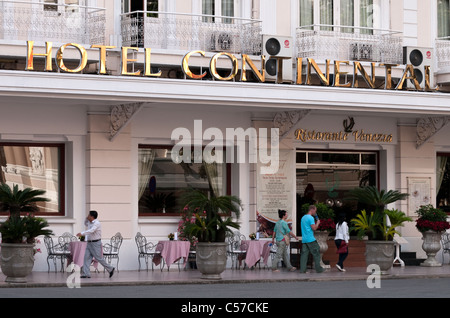 Haupteingang zum Hotel Continental, Dong Khoi, Saigon, Vietnam Stockfoto