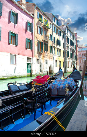 Schwarzen Gondel in Venedig in Italien-Kanal Stockfoto