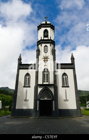 Kirche des Heiligen Nikolaus (Igreja de São Nicolau) in Sete Cidades, Insel São Miguel, Azoren. Stockfoto