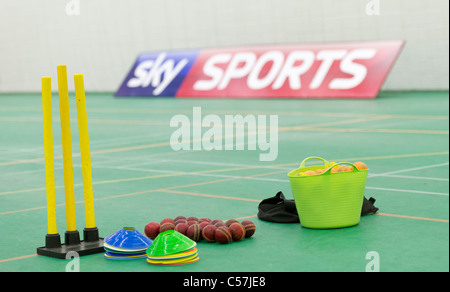 Indoor Cricket Gerätetraining Stockfoto