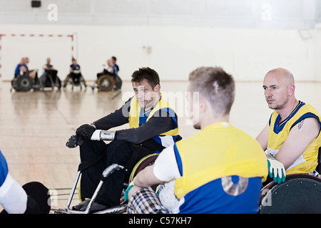 Para-Rugby-Mannschaft sprechen bei Time-out Stockfoto