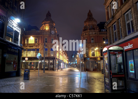 Leeds City Shopping Center bei Nacht Stockfoto