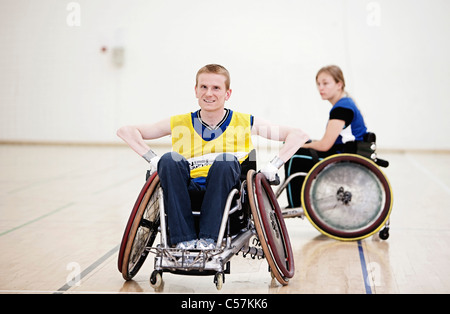 Para-Rugby-Spieler im Rollstuhl Stockfoto