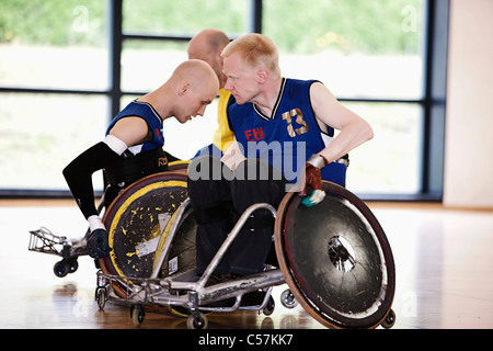 Para-Rugby-Spieler spielen rugby Stockfoto