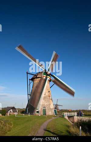 Die Niederlande, Kinderdijk, Windmühlen, UNESCO-Weltkulturerbe. Stockfoto