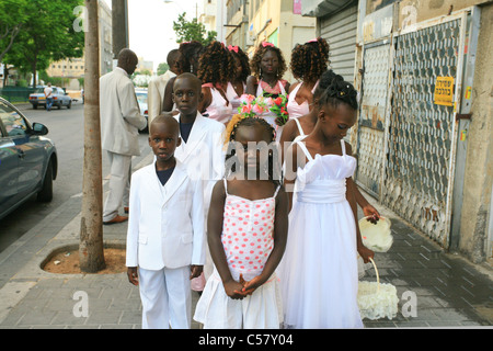 Hochzeit von Flüchtlingen, die separat aus dem Sudan entkommen und in Israel wieder vereint Stockfoto