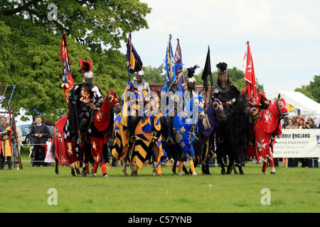 Ritter des mittleren England geben eine Anzeige im Vielseitigkeitsreiten Testversion an Arley Hall Cheshire England Stockfoto