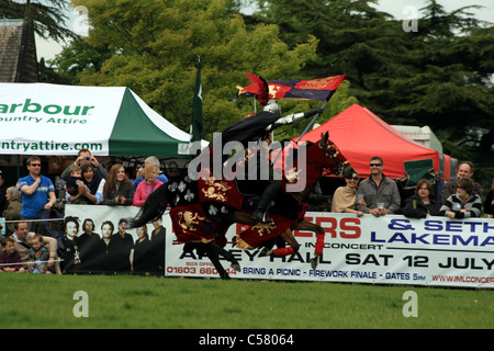 Ritter des mittleren England geben eine Anzeige im Vielseitigkeitsreiten Testversion an Arley Hall Cheshire England Stockfoto