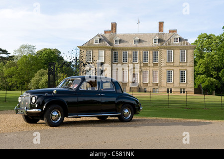Oldtimer Rover 75 P4 motor vor Stanford Hall, Leicestershire, UK Stockfoto