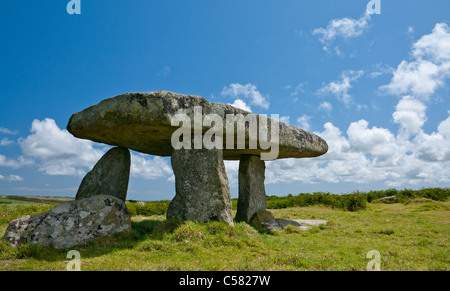 Lanyon Quoit, massive neolithischen gekammerten Grab in der Nähe von Madron in West Penwith, Cornwall, UK Stockfoto