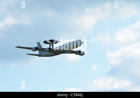 WADDINGTON, ENGLAND, UK - Juli 2: Königliche Luftwaffe Boeing E3-D Sentry AWACS in Waddington am 2. Juli, Waddington, England, Vereinigtes Königreich Stockfoto