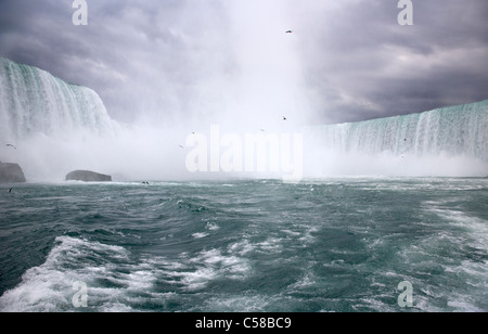 die Horseshoe Falls von den Mädchen des Nebels gesehen Niagara Falls Ontario Kanada Stockfoto