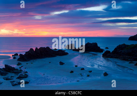 Sango Bay, Großbritannien, Schottland, Europa, Meer, Küste, Strand, Meer, Felsen, Klippe, Tagesanbruch, Stimmung, Wolken Stockfoto