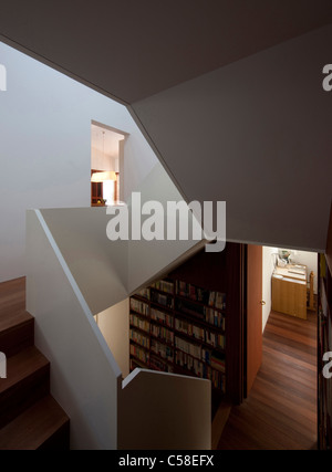 Haus in Musashiseki, Privathaus, Ansicht der Treppe gut Stockfoto