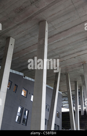 Unter der neuen Holmenkollen Sprungschanze Oslo Norwegen Stockfoto
