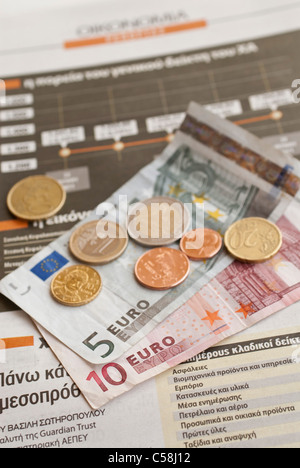 Finanzkrise, Griechenland, Zeitung, Artikel, Nachrichten, Griechisch, Münzen, Euro, griechischen Euro-Banknoten Stockfoto