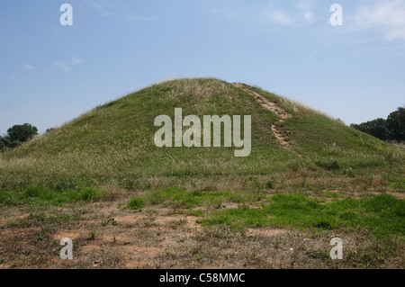 Griechenland. Tumulus des Marathon, Grab der 192 Athener in der Schlacht von Marathon (5. Jh. v. Chr.) gestorben. Stockfoto