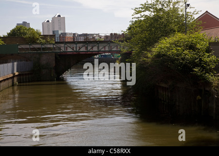 Fluß Wandle Bell Lane Creek Wandsworth London england Stockfoto