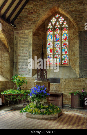 Innenraum der Kirche von Allerheiligen, neben dem Holdenby House, Northamptonshire Stockfoto