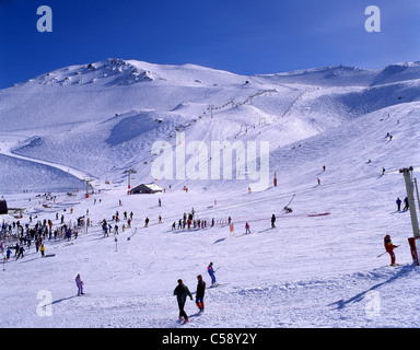 Skipisten von Mount Hutt Skigebiet, Südalpen, Region Canterbury, Neuseeland Stockfoto