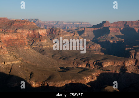 Die Sonne über einem Tal auf der South Kaibab Trail im Grand Canyon National Park Stockfoto