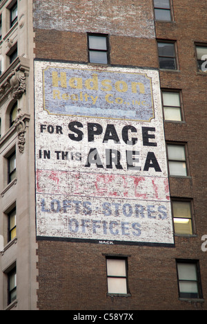 Geist-Zeichen am Ende ein Backsteingebäude im Flatiron District von Manhattan, New York City. © Craig M. Eisenberg Stockfoto