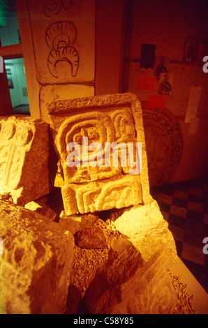 Maya Glyphe Skulptur, Merida, Yucatan, Mexiko Stockfoto