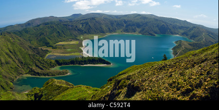 Lagoa Fogo - Fire Lake, einem berühmten Kratersee in Insel São Miguel, Azoren. Stockfoto