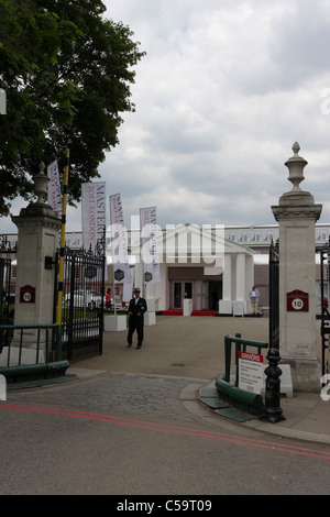 (4) Bilder mit dem Meisterwerk Antiquitäten Messe auf dem Gelände des Royal Hospital, Chelsea. Stockfoto