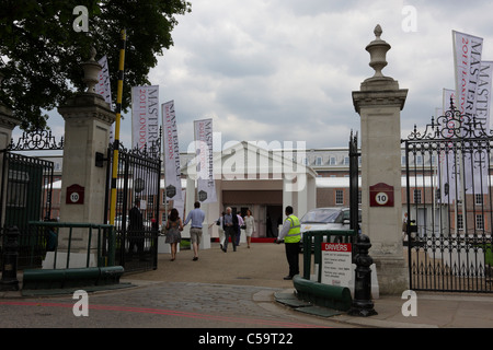 (4) Bilder mit dem Meisterwerk Antiquitäten Messe auf dem Gelände des Royal Hospital, Chelsea. Stockfoto