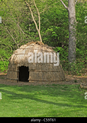 Reproduktion der Lenape-Indianer Wigwam Stockfoto