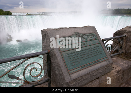 Tabelle Rock Gedenktafel vor der Hufeisenfälle Niagara Falls Ontario Kanada Stockfoto