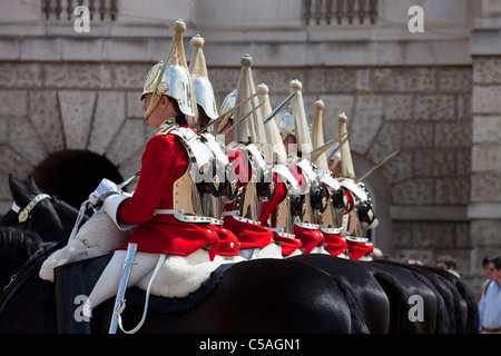 Der Königin Life Guard oder Horse Guard ändern Zeremonie in London, England am 14. Juni 2011. Stockfoto