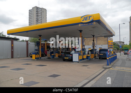 JET Tankstelle Vorplatz in Brentford, Middlesex, UK. Stockfoto