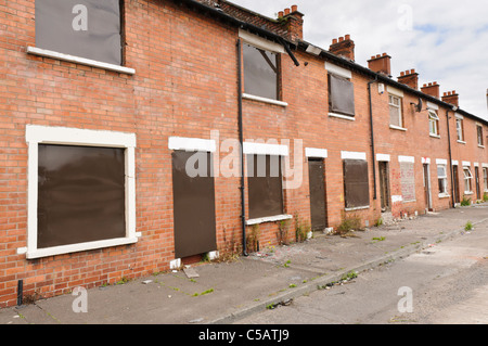 Reihe von verlassenen Häusern Stockfoto