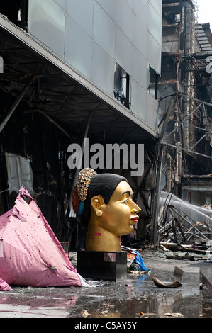 Spaziergang durch das ehemalige Red Zone, nachdem das thailändische Militär nahm es schließlich zurück. Stockfoto