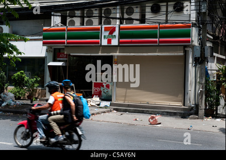 Spaziergang durch das ehemalige Red Zone, nachdem das thailändische Militär nahm es schließlich zurück. Stockfoto