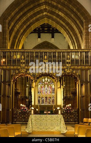 Verzierten geschnitzten und gold vergoldete hölzerne Chor Bildschirm, Leicester Kathedrale, Leicester, England, UK Stockfoto