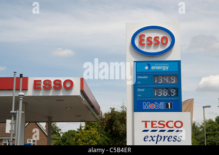 Esso Tankstelle Preise an Bord 2011 Stockfoto
