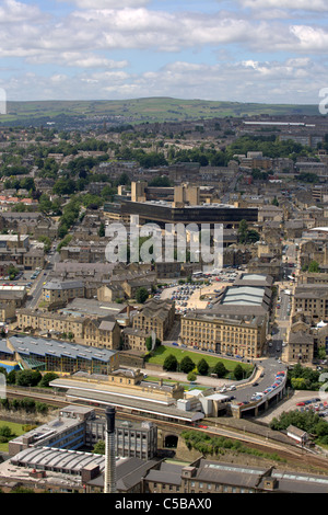 West Yorkshire Stadt Halifax gesehen von Beacon Hill mit Blick auf das Stadtzentrum Stockfoto