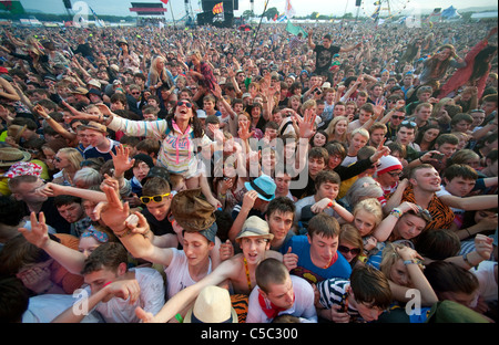 Gesamtansicht von Fans auf der Hauptbühne an der T in the Park Festival, Schottland Stockfoto