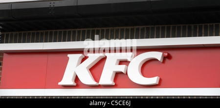 KFC-Zeichen bei services Stockfoto
